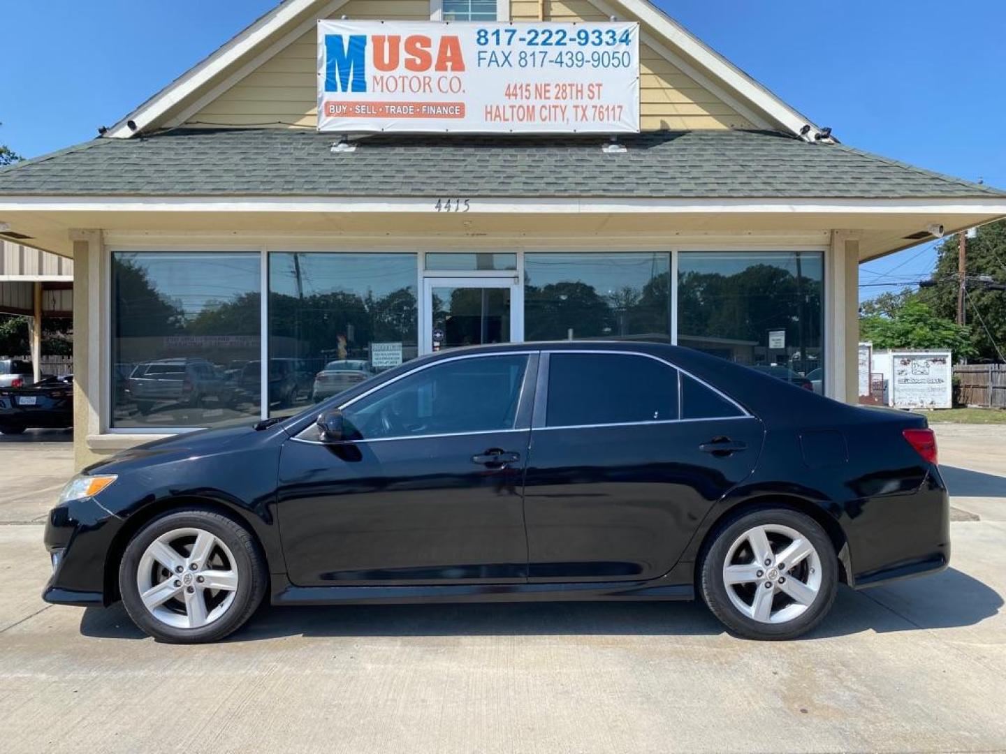 2012 BLACK TOYOTA CAMRY BASE (4T1BF1FK1CU) with an 2.5L engine, Automatic transmission, located at 4415 NE 28th St., Haltom City, TX, 76117, (817) 222-9334, 0.000000, 0.000000 - Photo#2