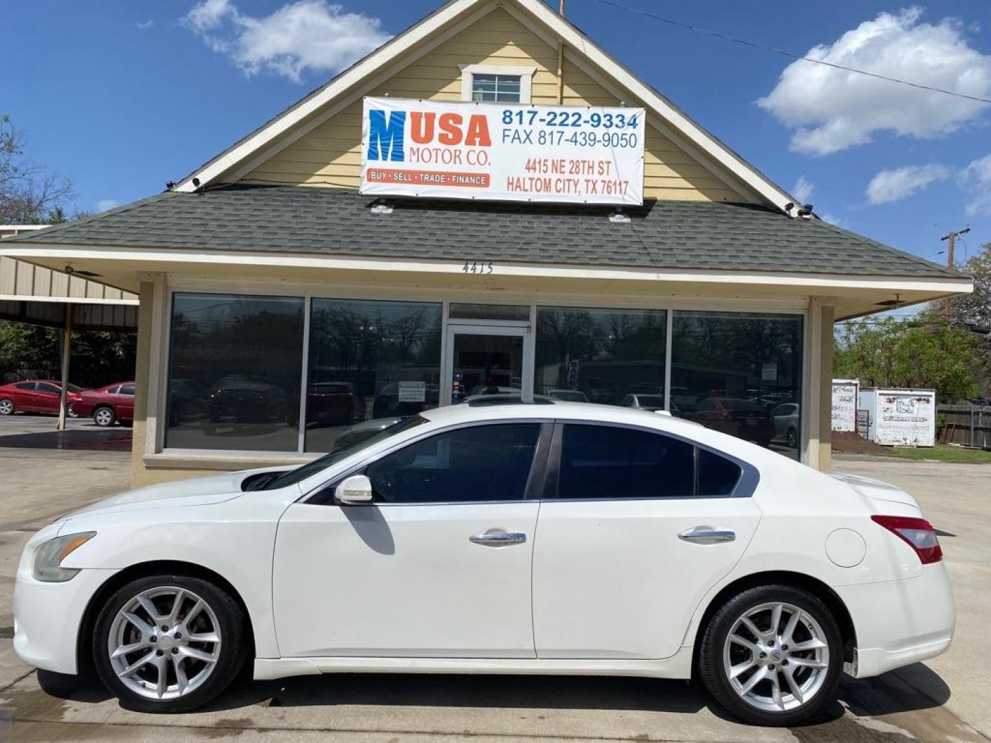 2010 WHITE NISSAN MAXIMA S (1N4AA5APXAC) with an 3.5L engine, Continuously Variable transmission, located at 4415 NE 28th St., Haltom City, TX, 76117, (817) 222-9334, 0.000000, 0.000000 - Photo#3