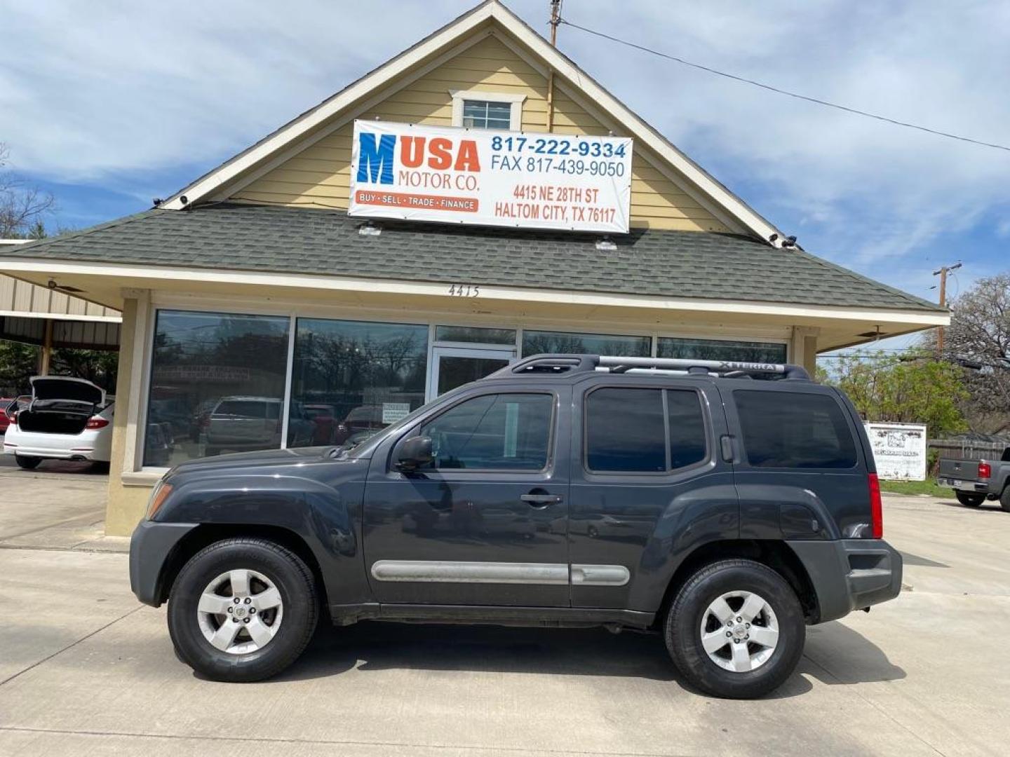 2011 GRAY NISSAN XTERRA OFF ROAD (5N1AN0NU9BC) with an 4.0L engine, Automatic transmission, located at 4415 NE 28th St., Haltom City, TX, 76117, (817) 222-9334, 0.000000, 0.000000 - Photo#2