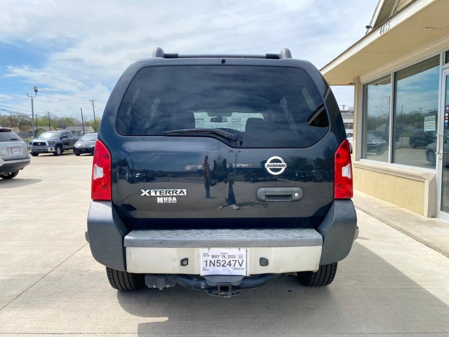 2011 GRAY NISSAN XTERRA OFF ROAD (5N1AN0NU9BC) with an 4.0L engine, Automatic transmission, located at 4415 NE 28th St., Haltom City, TX, 76117, (817) 222-9334, 0.000000, 0.000000 - Photo#5