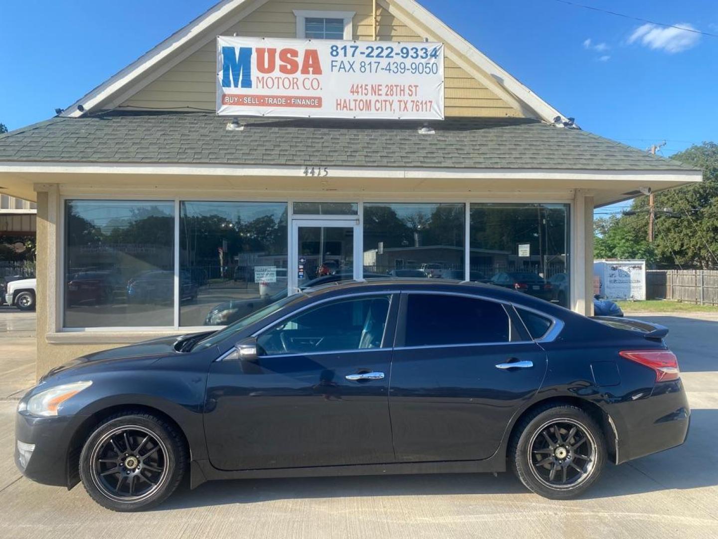 2013 BLUE NISSAN ALTIMA 3.5S (1N4BL3AP6DC) with an 3.5L engine, Continuously Variable transmission, located at 4415 NE 28th St., Haltom City, TX, 76117, (817) 222-9334, 0.000000, 0.000000 - Photo#19