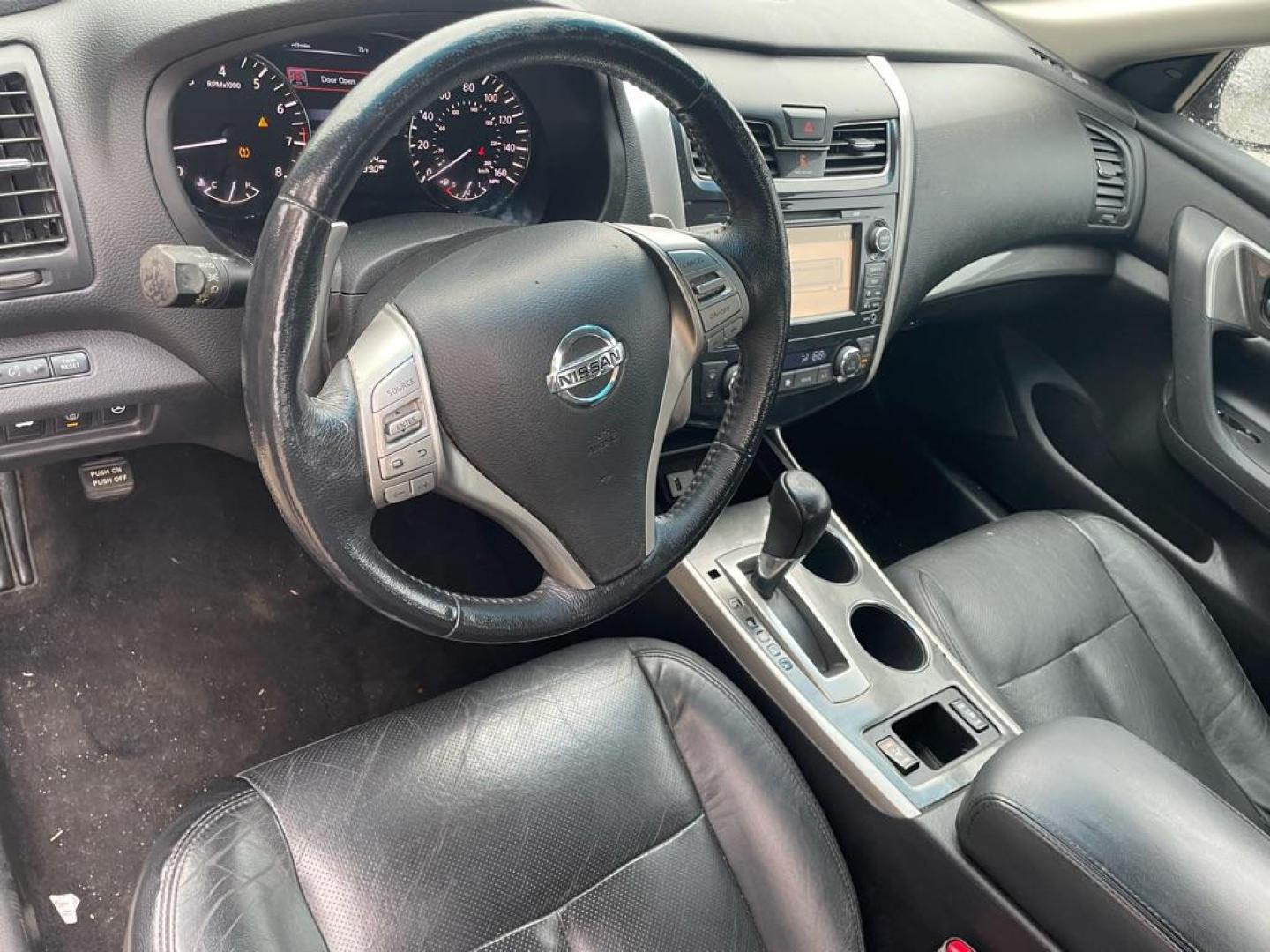 2013 BLUE NISSAN ALTIMA 3.5S (1N4BL3AP6DC) with an 3.5L engine, Continuously Variable transmission, located at 4415 NE 28th St., Haltom City, TX, 76117, (817) 222-9334, 0.000000, 0.000000 - Photo#6