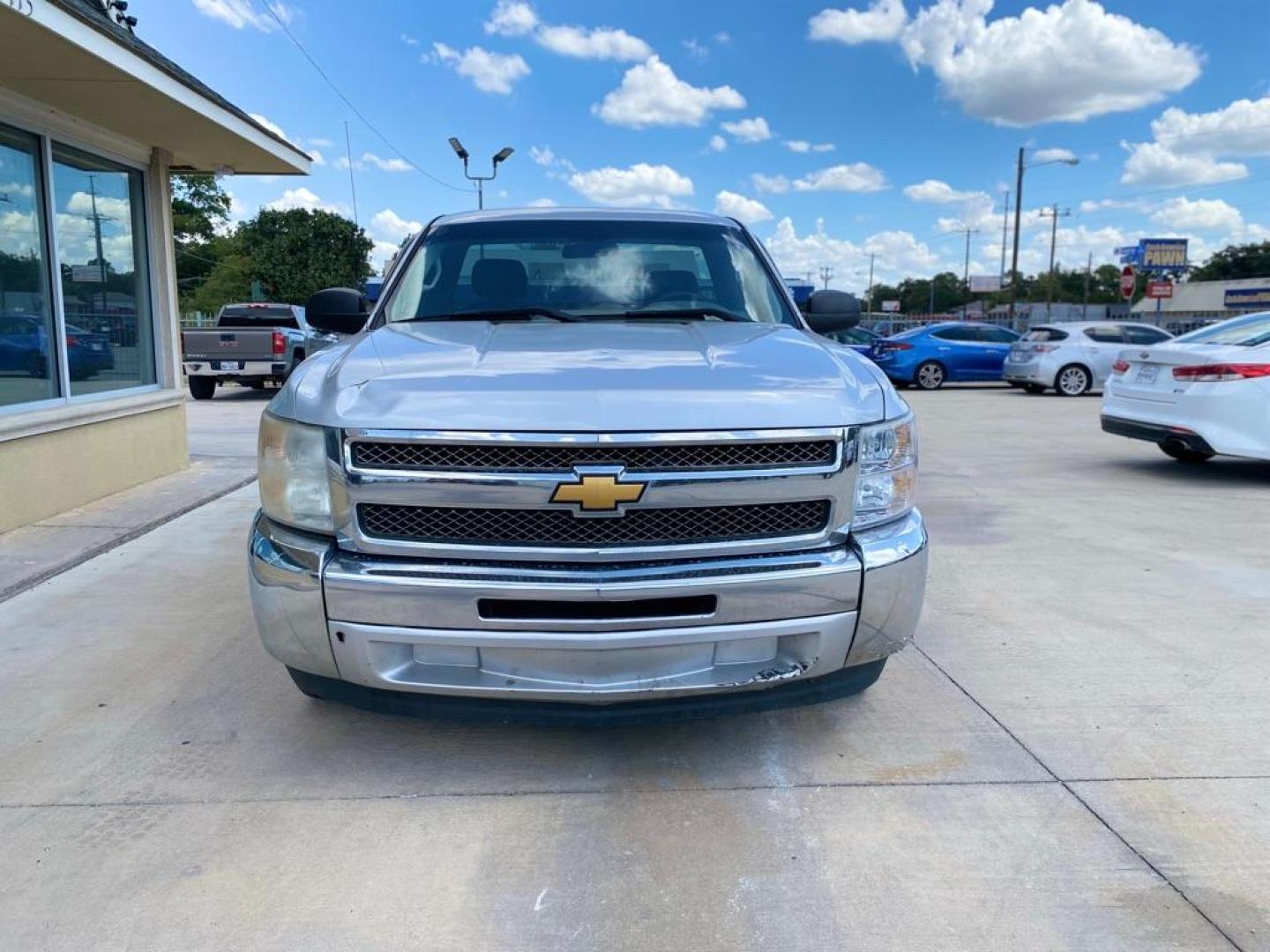 2013 SILVER CHEVROLET SILVERADO 1500 (1GCNCPEX0DZ) with an 4.3L engine, Automatic transmission, located at 4415 NE 28th St., Haltom City, TX, 76117, (817) 222-9334, 0.000000, 0.000000 - Photo#1