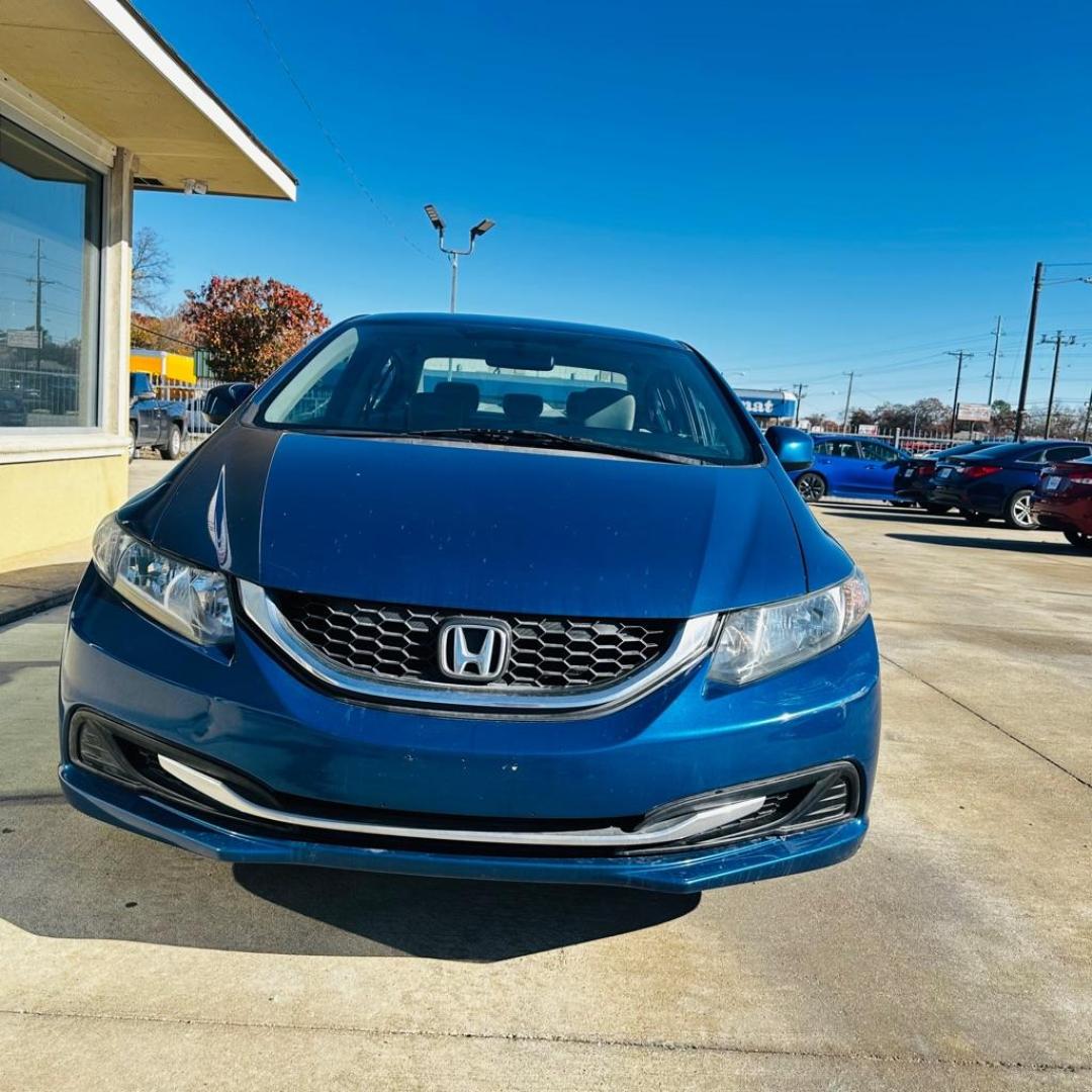 2013 BLUE HONDA CIVIC LX (2HGFB2F50DH) with an 1.8L engine, Automatic transmission, located at 4415 NE 28th St., Haltom City, TX, 76117, (817) 222-9334, 0.000000, 0.000000 - Photo#1