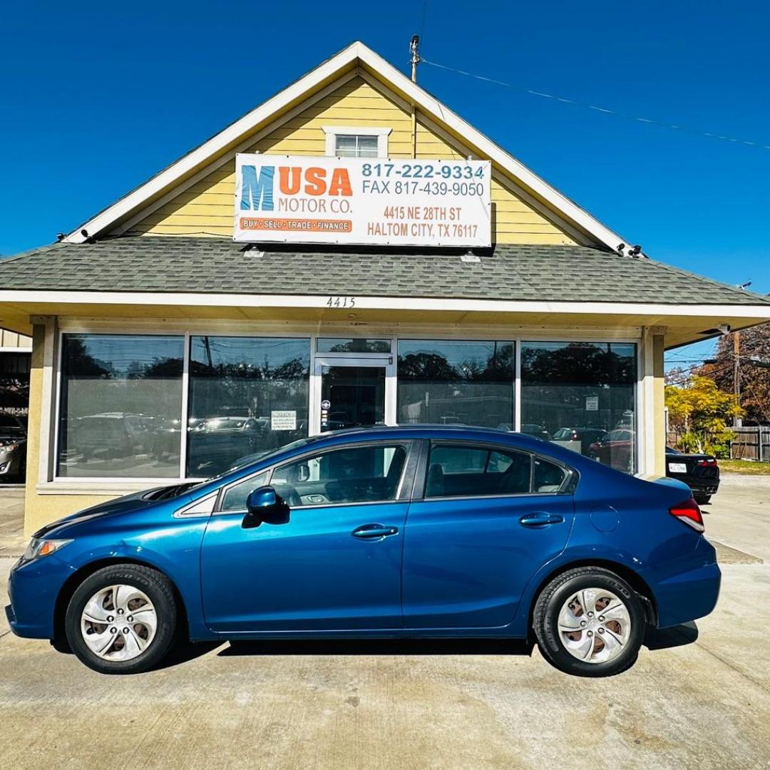 2013 BLUE HONDA CIVIC LX (2HGFB2F50DH) with an 1.8L engine, Automatic transmission, located at 4415 NE 28th St., Haltom City, TX, 76117, (817) 222-9334, 0.000000, 0.000000 - Photo#2