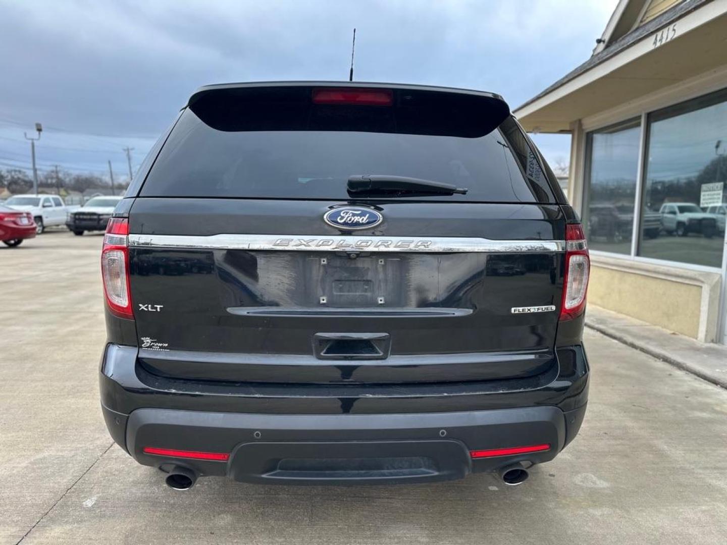 2015 BLACK FORD EXPLORER XLT (1FM5K7D80FG) with an 3.5L engine, Automatic transmission, located at 4415 NE 28th St., Haltom City, TX, 76117, (817) 222-9334, 0.000000, 0.000000 - Photo#3