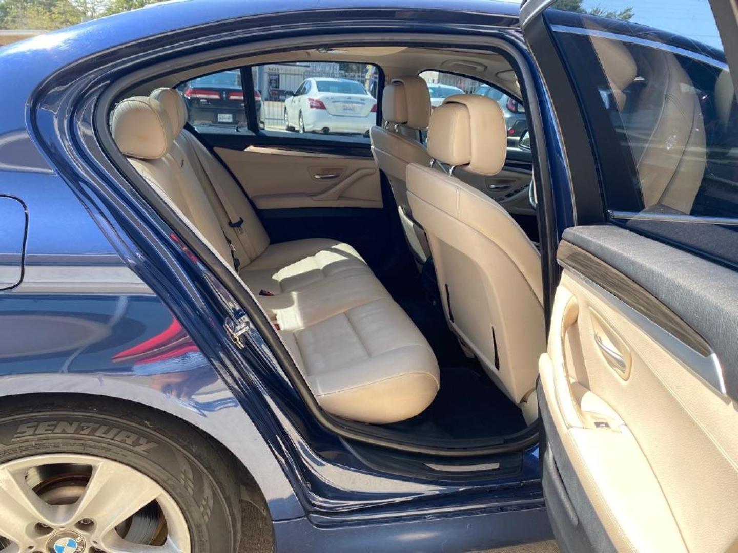 2012 BLUE BMW 528 XI (WBAXH5C52CD) with an 2.0L engine, Automatic transmission, located at 4415 NE 28th St., Haltom City, TX, 76117, (817) 222-9334, 0.000000, 0.000000 - Photo#8