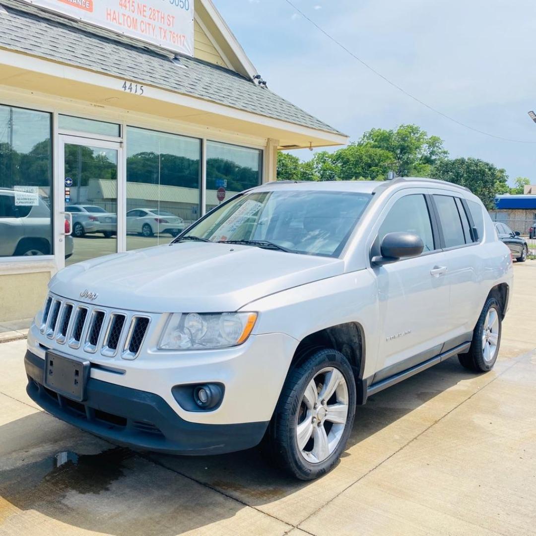 2011 SILVER JEEP COMPASS SPORT (1J4NT1FA0BD) with an 2.0L engine, Continuously Variable transmission, located at 4415 NE 28th St., Haltom City, TX, 76117, (817) 222-9334, 0.000000, 0.000000 - Photo#0