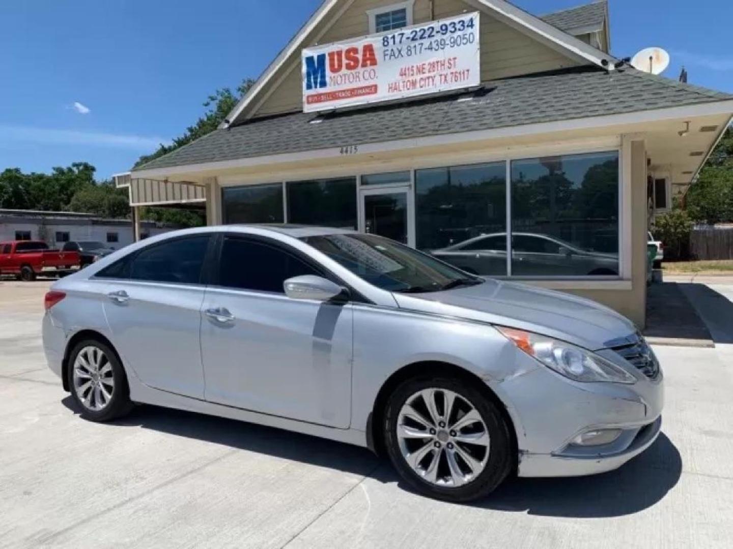 2011 SILVER HYUNDAI SONATA SE (5NPEC4AB9BH) with an 2.0L engine, Automatic transmission, located at 4415 NE 28th St., Haltom City, TX, 76117, (817) 222-9334, 0.000000, 0.000000 - Photo#1