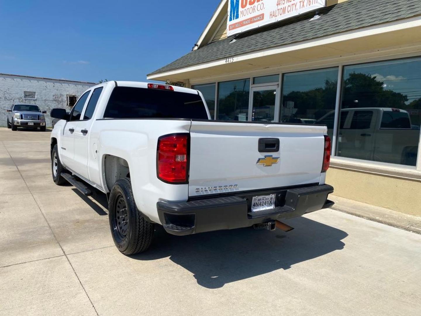 2015 WHITE CHEVROLET SILVERADO 1500 (1GCRCPEH8FZ) with an 4.3L engine, Automatic transmission, located at 4415 NE 28th St., Haltom City, TX, 76117, (817) 222-9334, 0.000000, 0.000000 - Photo#4