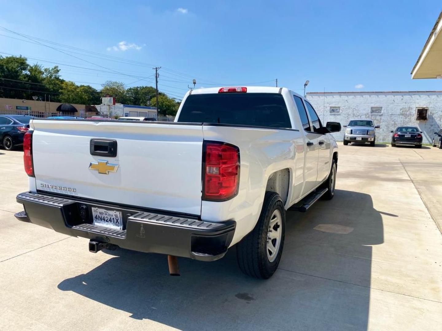 2015 WHITE CHEVROLET SILVERADO 1500 (1GCRCPEH8FZ) with an 4.3L engine, Automatic transmission, located at 4415 NE 28th St., Haltom City, TX, 76117, (817) 222-9334, 0.000000, 0.000000 - Photo#6