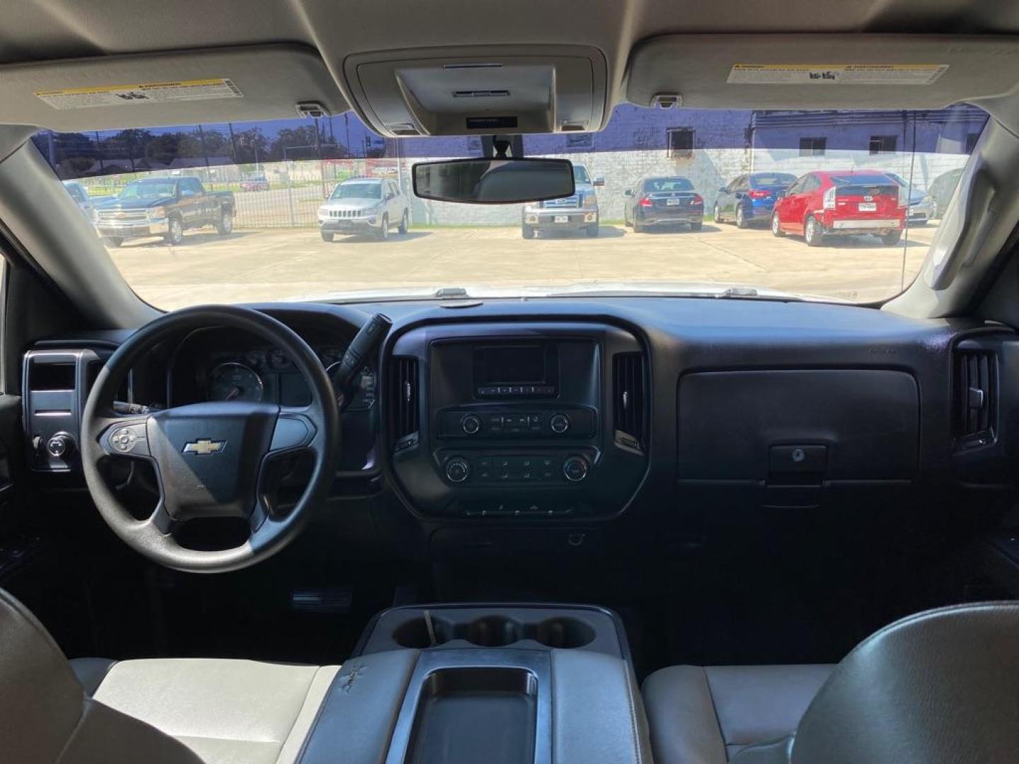 2015 WHITE CHEVROLET SILVERADO 1500 (1GCRCPEH8FZ) with an 4.3L engine, Automatic transmission, located at 4415 NE 28th St., Haltom City, TX, 76117, (817) 222-9334, 0.000000, 0.000000 - Photo#7