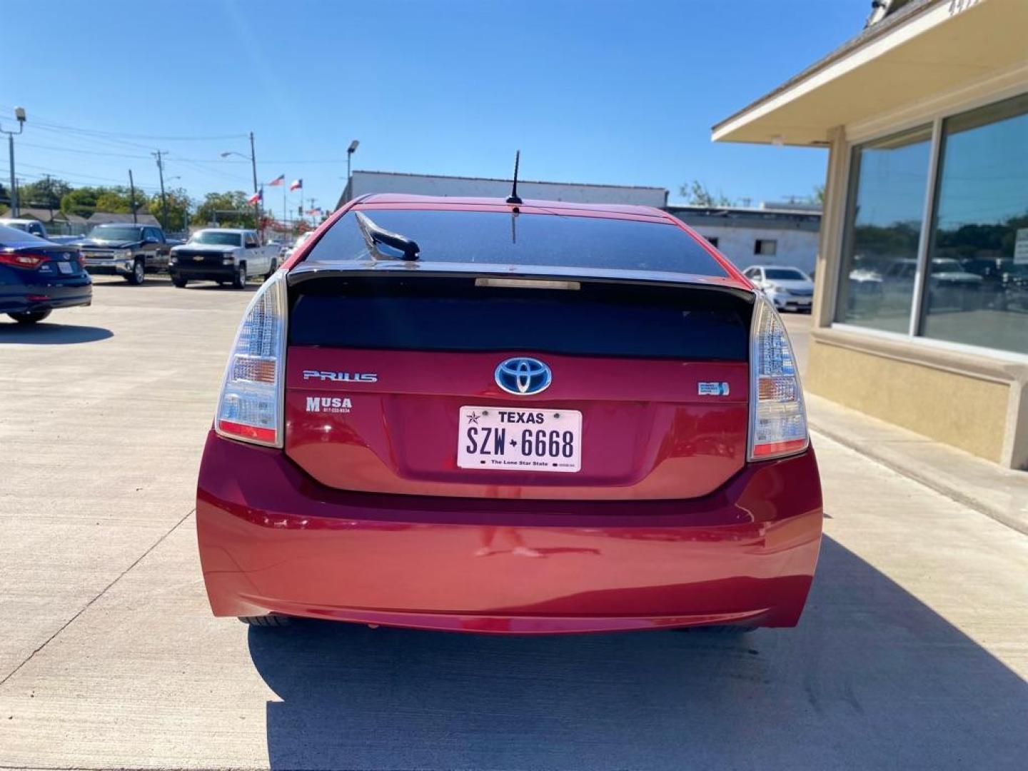 2010 RED TOYOTA PRIUS (JTDKN3DU9A5) with an 1.8L engine, Continuously Variable transmission, located at 4415 NE 28th St., Haltom City, TX, 76117, (817) 222-9334, 0.000000, 0.000000 - Photo#3