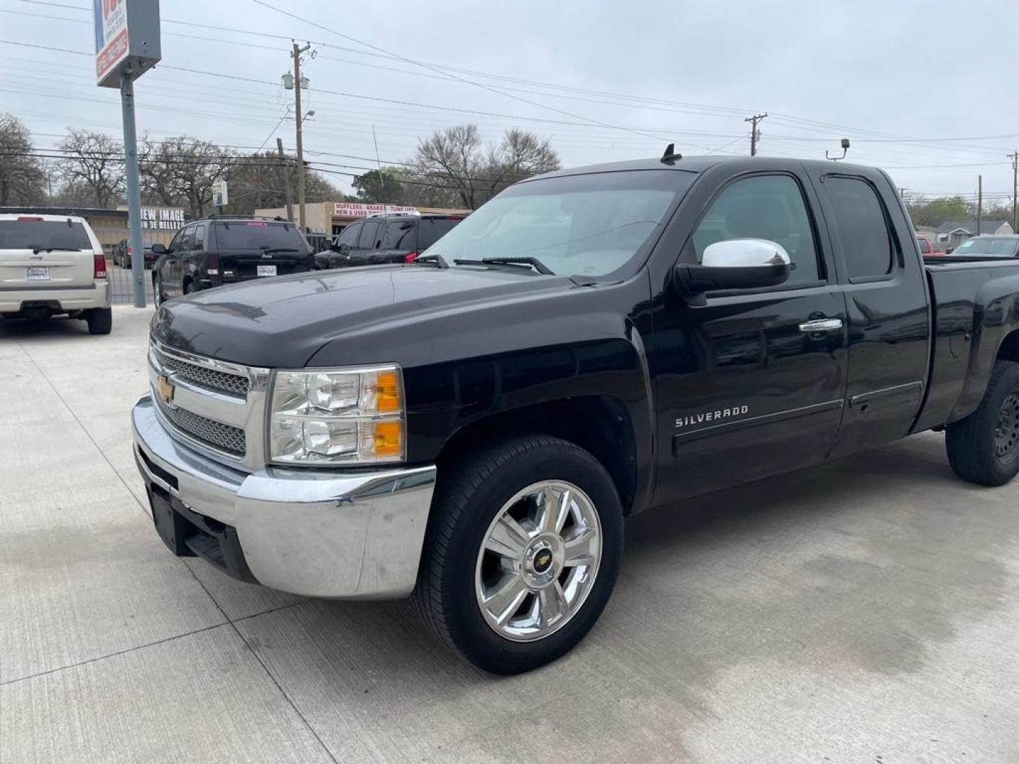 2012 BLACK CHEVROLET SILVERADO 1500 LS (1GCRCREA0CZ) with an 4.8L engine, Automatic transmission, located at 4415 NE 28th St., Haltom City, TX, 76117, (817) 222-9334, 0.000000, 0.000000 - Photo#0